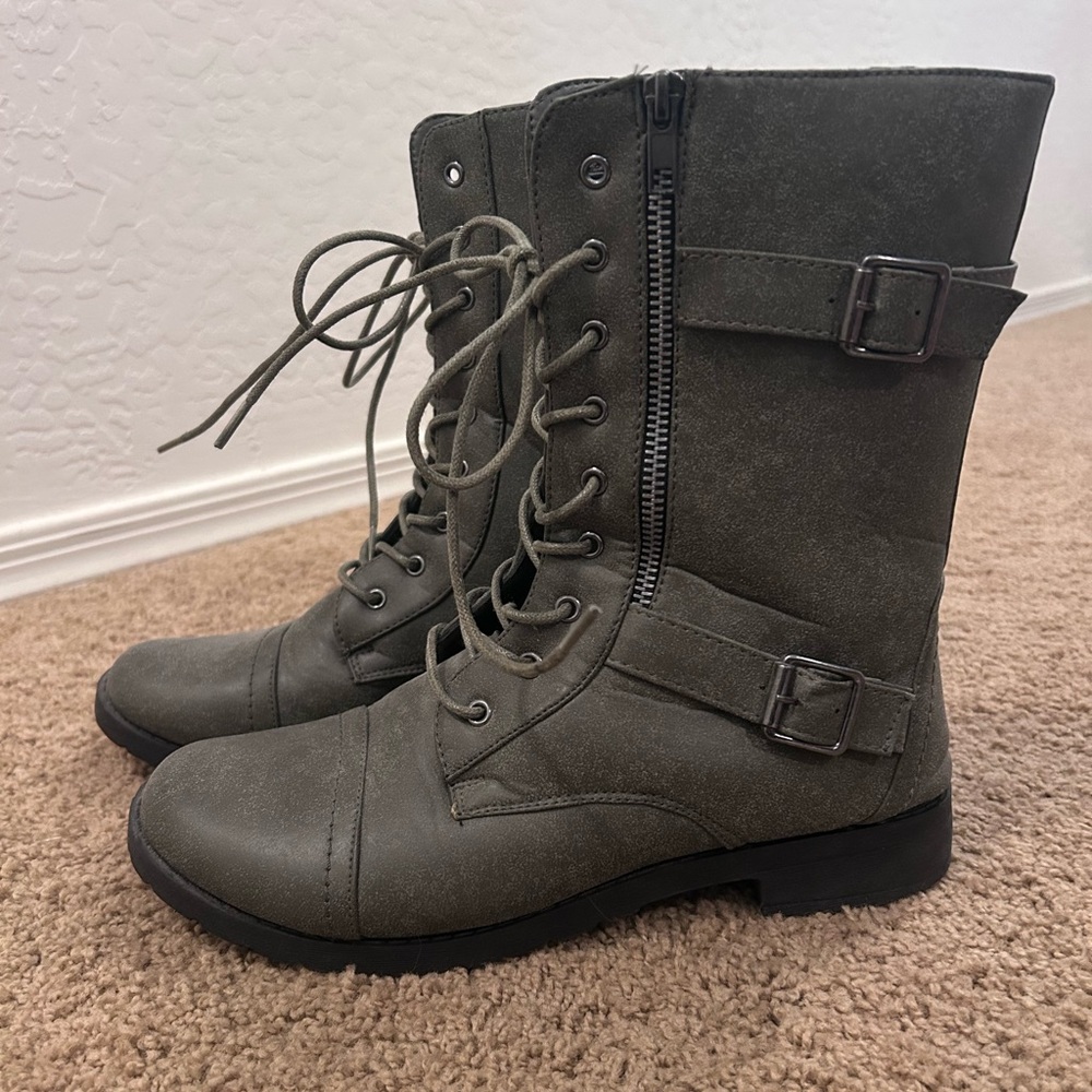 New! Stylish Women's Combat Boots - Olive Green